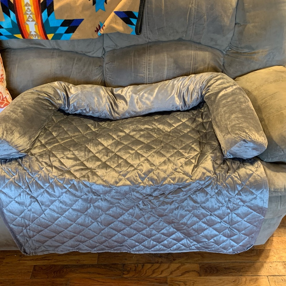 Pet couch cover to protect furniture from hair, scratching or licking